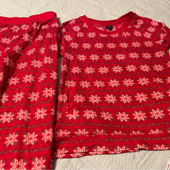 Covington Festive Red Snowflake Pajama Top - Picture 3 of 6